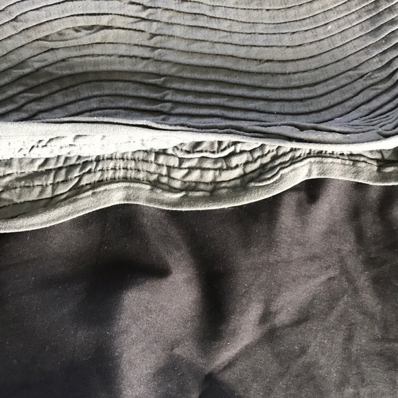 Grey ruffled bodycon skirt, Size S/M - Picture 2 of 3